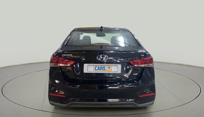 2018 Hyundai Verna 1.6 VTVT SX O, Petrol, Manual, 69,937 km, Back/Rear