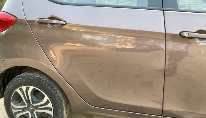 2019 Tata Tiago XZ PETROL, Petrol, Manual, 28,752 km, Right rear door - Minor scratches
