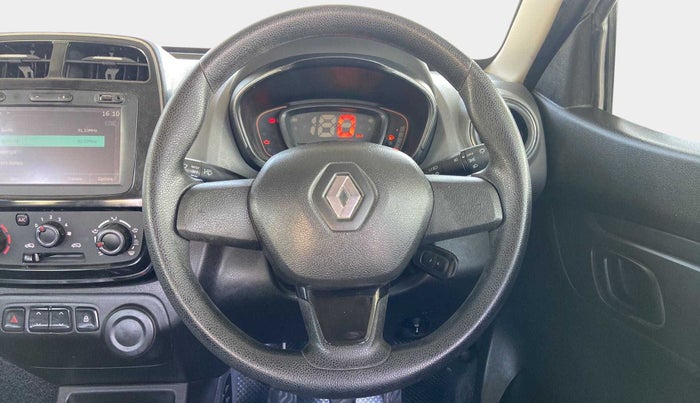 2017 Renault Kwid RXT 1.0, Petrol, Manual, 32,878 km, Steering Wheel Close Up
