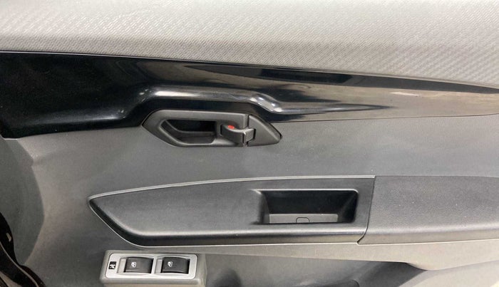 2018 Mahindra KUV 100 NXT K2+ P 6 STR, Petrol, Manual, 28,356 km, Driver Side Door Panels Control