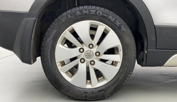 2015 Maruti S Cross ZETA 1.3, Diesel, Manual, 58,303 km, Right Rear Wheel