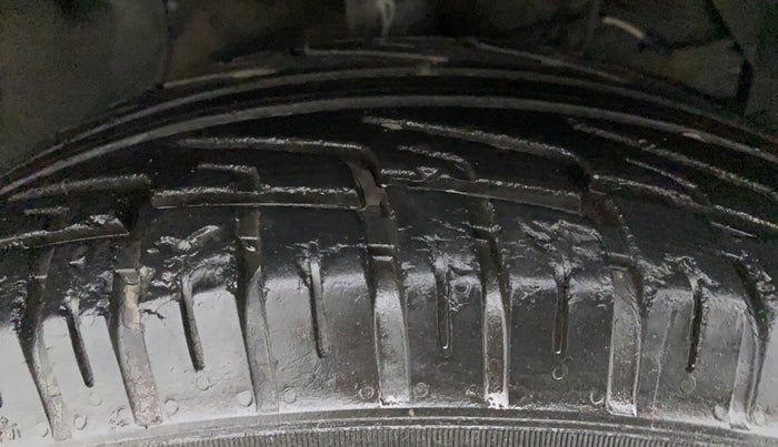 2015 Maruti S Cross ZETA 1.3, Diesel, Manual, 58,303 km, Right Front Tyre Tread