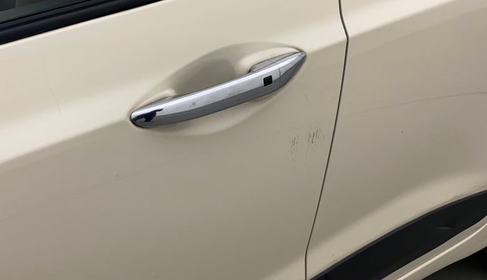 2013 Hyundai Grand i10 ASTA 1.2 KAPPA VTVT, Petrol, Manual, 65,783 km, Front passenger door - Slight discoloration