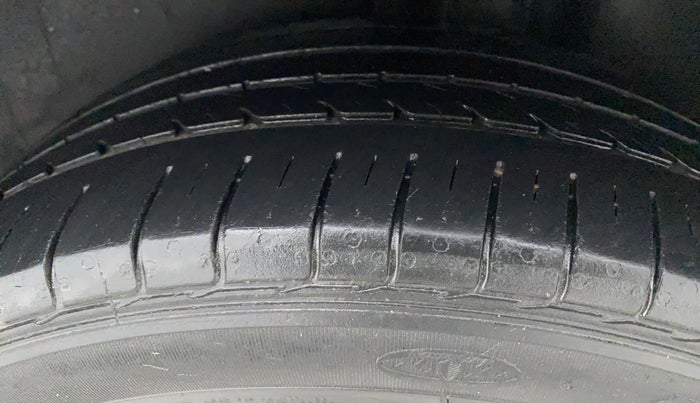 2018 Volkswagen Ameo HIGHLINE PLUS 1.0L 16 ALLOY, Petrol, Manual, 35,772 km, Left Rear Tyre Tread