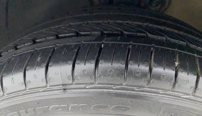 2018 Volkswagen Ameo HIGHLINE PLUS 1.0L 16 ALLOY, Petrol, Manual, 35,772 km, Left Front Tyre Tread