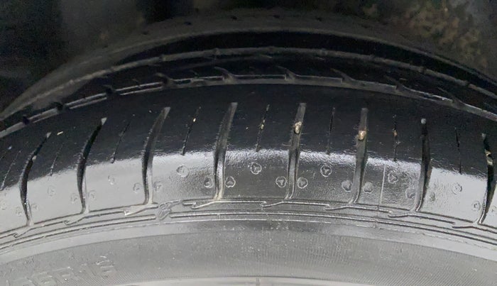 2018 Volkswagen Ameo HIGHLINE PLUS 1.0L 16 ALLOY, Petrol, Manual, 35,772 km, Right Rear Tyre Tread