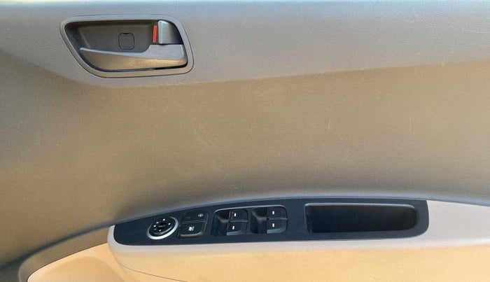 2014 Hyundai Grand i10 MAGNA 1.2 KAPPA VTVT, Petrol, Manual, 73,767 km, Driver Side Door Panels Control