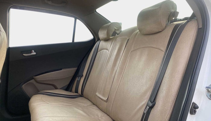 2014 Hyundai Xcent S (O) 1.2, Petrol, Manual, 86,824 km, Right Side Rear Door Cabin