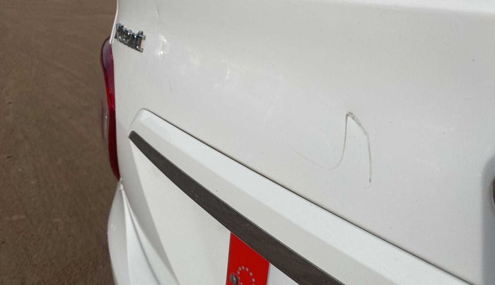 2014 Hyundai Xcent S (O) 1.2, Petrol, Manual, 86,824 km, Dicky (Boot door) - Minor scratches