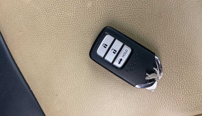 2018 Honda Amaze 1.2L I-VTEC VX, Petrol, Manual, 39,972 km, Key Close Up
