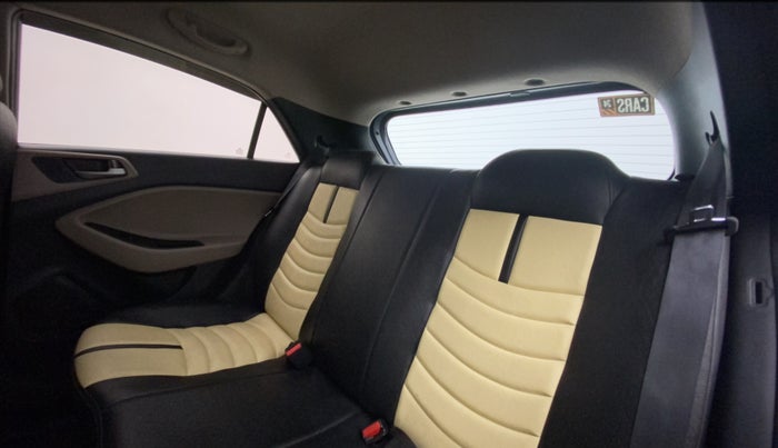 2017 Hyundai Elite i20 SPORTZ 1.2, Petrol, Manual, 28,088 km, Right Side Rear Door Cabin