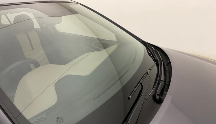 2017 Hyundai Elite i20 SPORTZ 1.2, Petrol, Manual, 28,088 km, Front windshield - Minor spot on windshield
