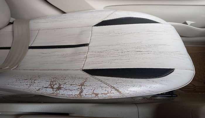 2017 Maruti Ertiga VXI, Petrol, Manual, 73,042 km, Front left seat (passenger seat) - Cover slightly torn