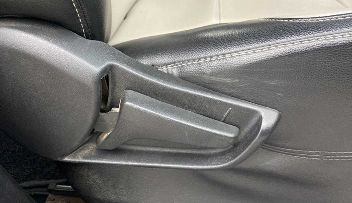 2019 Maruti S PRESSO VXI, Petrol, Manual, 54,923 km, Driver Side Adjustment Panel