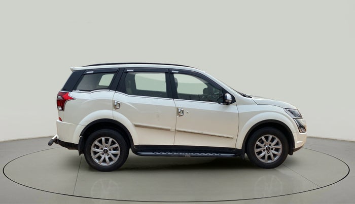 2019 Mahindra XUV500 W9, Diesel, Manual, 59,793 km, Right Side View