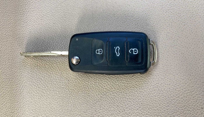 2016 Volkswagen Ameo HIGHLINE1.2L, Petrol, Manual, 76,913 km, Key Close Up