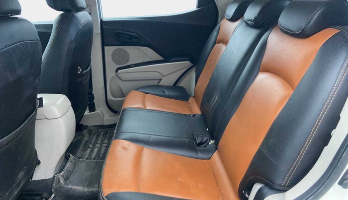 2019 Mahindra XUV300 W6 1.5 DIESEL, Diesel, Manual, 62,238 km, Right Side Rear Door Cabin