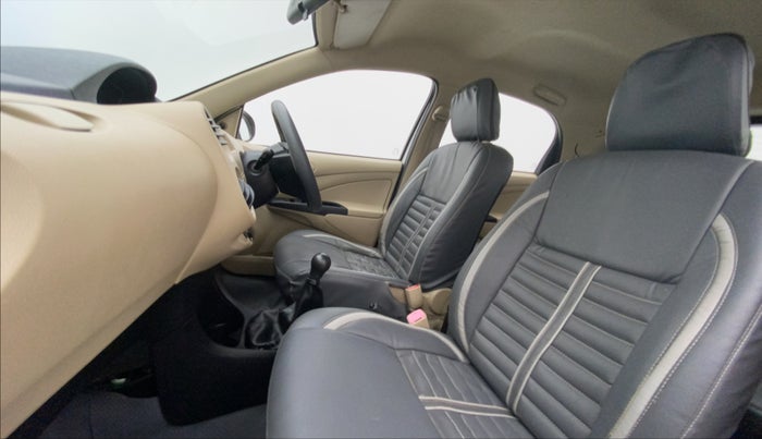 2017 Toyota Etios Liva G, Petrol, Manual, 50,222 km, Right Side Front Door Cabin