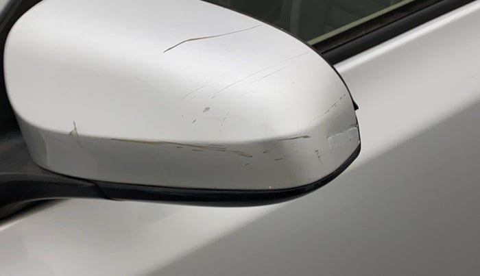 2017 Toyota Etios Liva G, Petrol, Manual, 50,222 km, Left rear-view mirror - Cover has minor damage