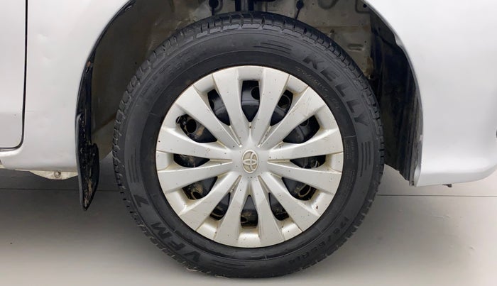 2017 Toyota Etios Liva G, Petrol, Manual, 50,222 km, Right Front Wheel