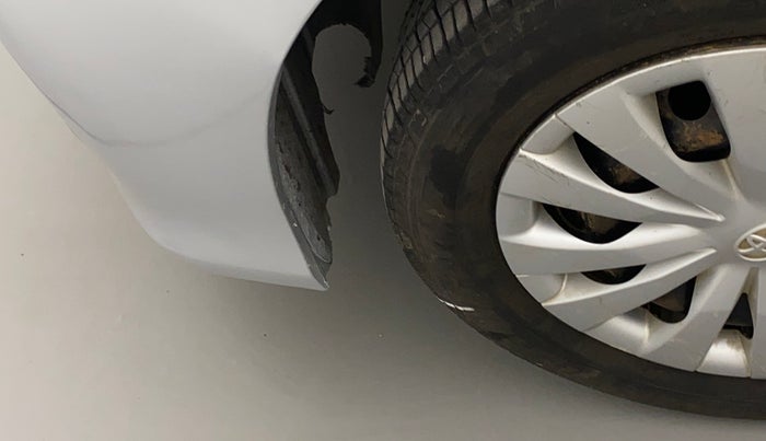 2017 Toyota Etios Liva G, Petrol, Manual, 50,222 km, Left fender - Lining loose