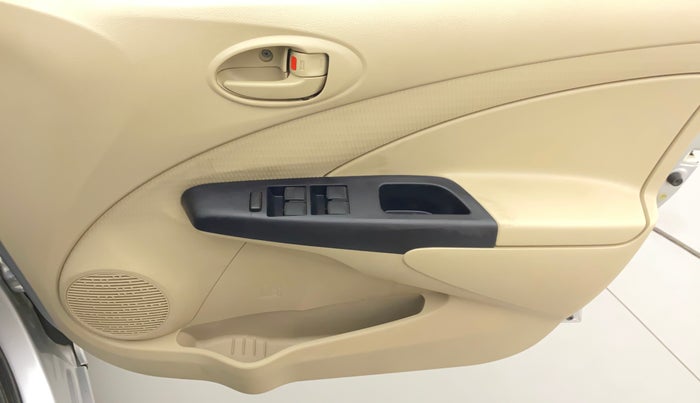 2017 Toyota Etios Liva G, Petrol, Manual, 50,222 km, Driver Side Door Panels Control