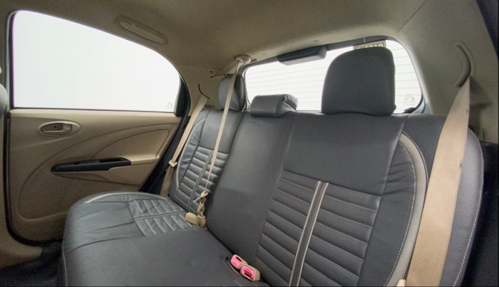 2017 Toyota Etios Liva G, Petrol, Manual, 50,222 km, Right Side Rear Door Cabin