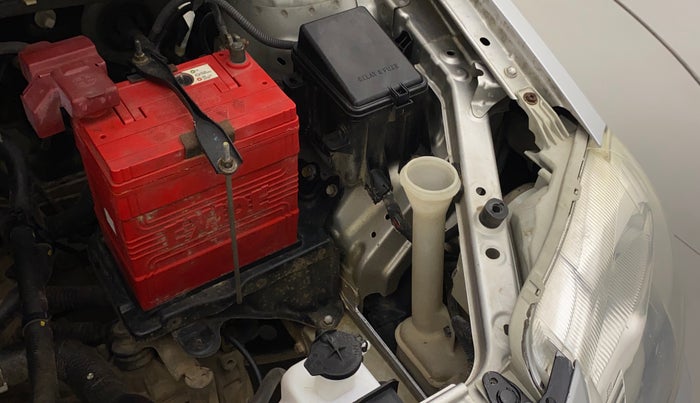 2017 Toyota Etios Liva G, Petrol, Manual, 50,222 km, Front windshield - Wiper bottle cap missing