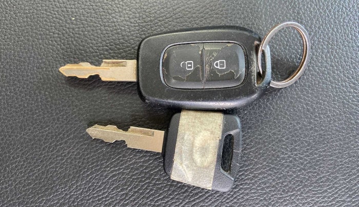 2018 Datsun Redi Go S 1.0 AMT, Petrol, Automatic, 42,359 km, Key Close Up