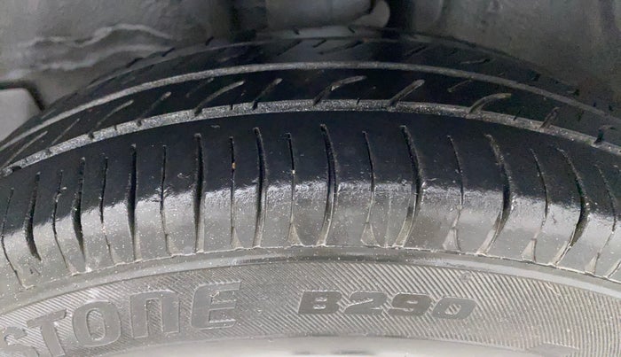2017 Maruti OMNI E 8 STR, Petrol, Manual, 48,543 km, Right Front Tyre Tread