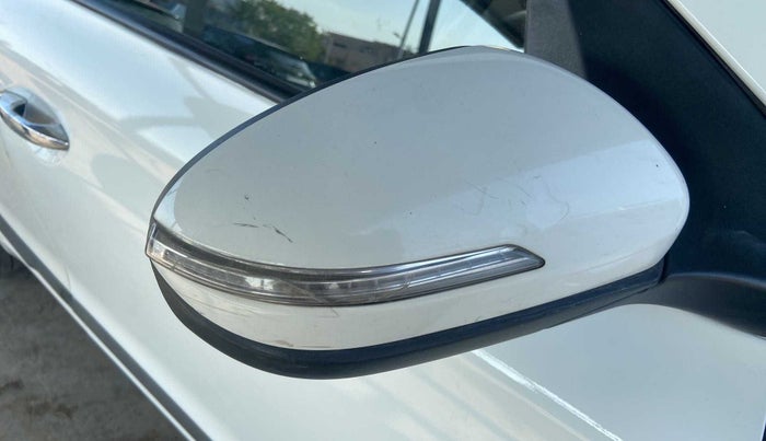 2018 Hyundai Elite i20 ASTA 1.2 (O), Petrol, Manual, 72,762 km, Right rear-view mirror - Indicator light has minor damage