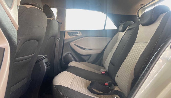 2018 Hyundai Elite i20 ASTA 1.2 (O), Petrol, Manual, 72,762 km, Right Side Rear Door Cabin