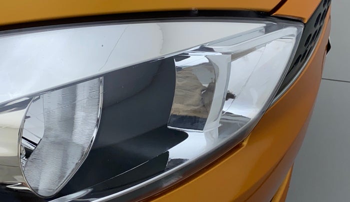 2016 Tata Tiago XZ PETROL, Petrol, Manual, 68,327 km, Left headlight - Minor scratches