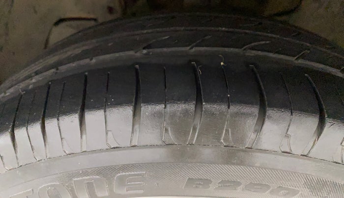2016 Tata Tiago XZ PETROL, Petrol, Manual, 68,327 km, Left Front Tyre Tread