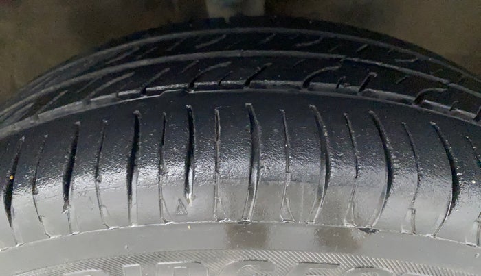 2016 Maruti Wagon R 1.0 VXI, Petrol, Manual, 65,867 km, Right Front Tyre Tread