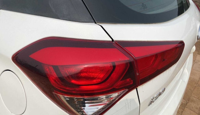 2015 Hyundai Elite i20 SPORTZ 1.2 (O), Petrol, Manual, 32,686 km, Left tail light - Minor damage
