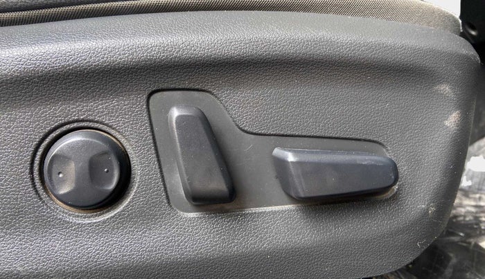 2018 Hyundai New Elantra 2.0 SX(O) AT PETROL, Petrol, Automatic, 67,245 km, Driver Side Adjustment Panel