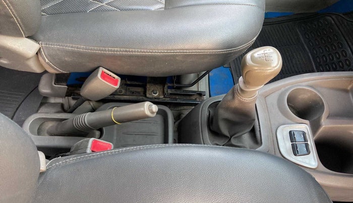 2016 Datsun Redi Go T (O), Petrol, Manual, 56,664 km, Gear Lever