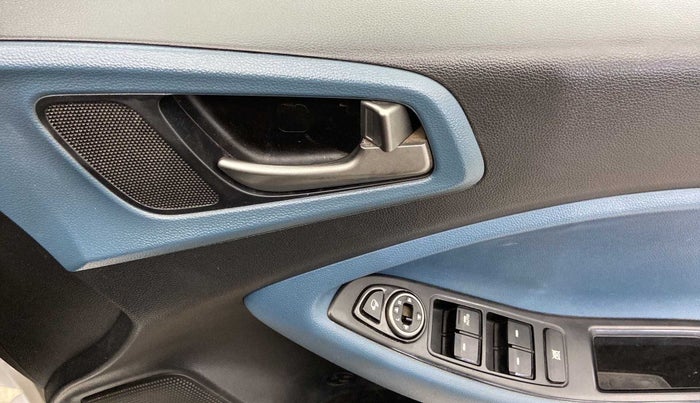 2017 Hyundai i20 Active 1.2 S, Petrol, Manual, 57,201 km, Driver Side Door Panels Control