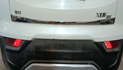2022 Mahindra XUV300 W8 (O) 1.2 PETROL, Petrol, Manual, 23,577 km, Rear bumper - Minor scratches