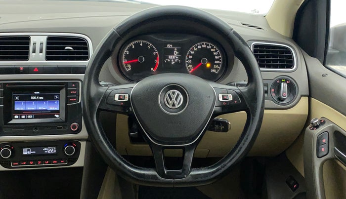 2016 Volkswagen Vento HIGHLINE 1.6 MPI, Petrol, Manual, 83,407 km, Steering Wheel Close Up