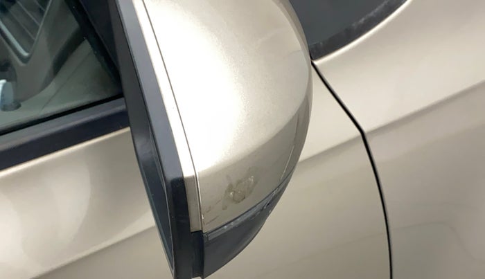 2016 Volkswagen Vento HIGHLINE 1.6 MPI, Petrol, Manual, 83,407 km, Right rear-view mirror - Mirror movement not proper