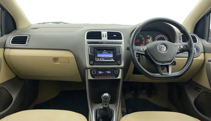 2016 Volkswagen Vento HIGHLINE 1.6 MPI, Petrol, Manual, 83,407 km, Dashboard