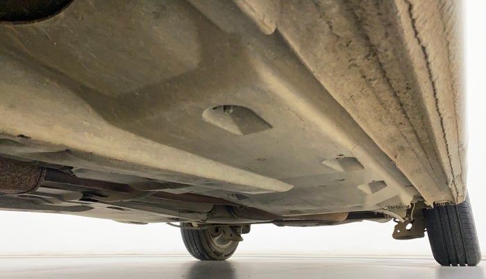 2016 Volkswagen Vento HIGHLINE 1.6 MPI, Petrol, Manual, 83,407 km, Right Side Underbody