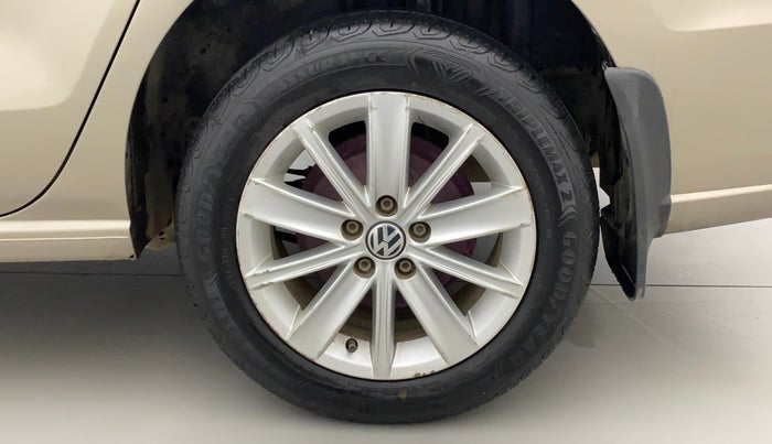 2016 Volkswagen Vento HIGHLINE 1.6 MPI, Petrol, Manual, 83,407 km, Left Rear Wheel