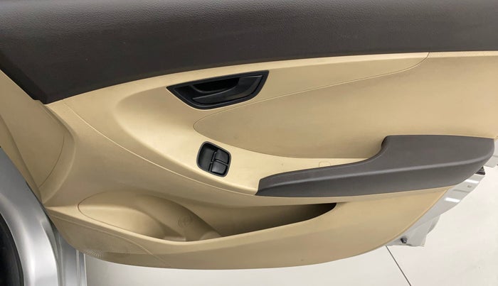 2015 Hyundai Eon ERA +, Petrol, Manual, 84,708 km, Driver Side Door Panels Control
