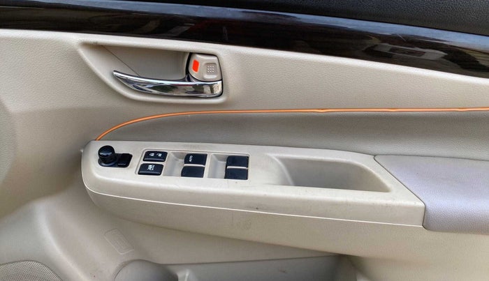 2017 Maruti Ciaz ZETA 1.4  AT PETROL, Petrol, Automatic, 70,406 km, Driver Side Door Panels Control