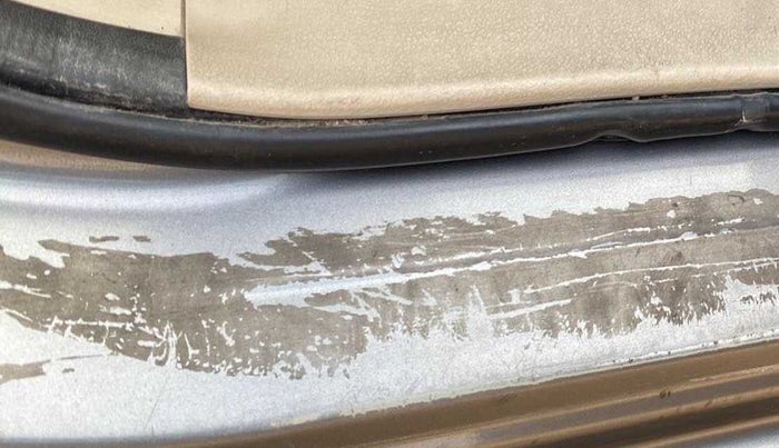2017 Maruti Ciaz ZETA 1.4  AT PETROL, Petrol, Automatic, 70,406 km, Right running board - Paint has minor damage