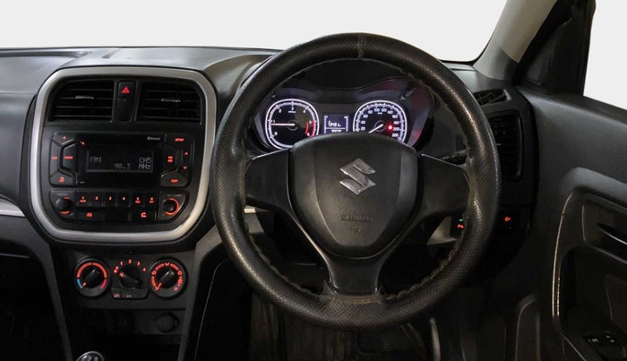 2016 Maruti Vitara Brezza VDI (O), Diesel, Manual, 70,010 km, Steering Wheel Close Up