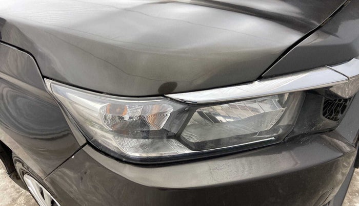 2018 Honda Amaze 1.2L I-VTEC S, Petrol, Manual, 49,061 km, Right headlight - Clamp has minor damage